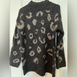 Universal Thread Women’s Sweater Size Small
